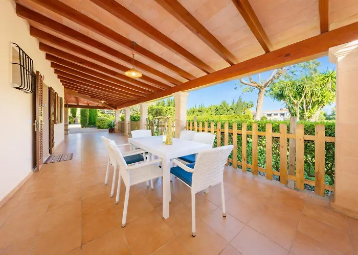 Del La Vilar Villa *